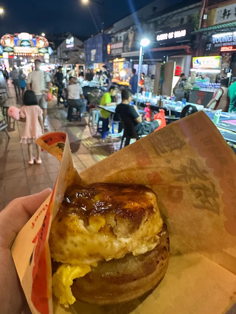 CRUB BURGER 蟹肉包 at Jonker Walk Night Market