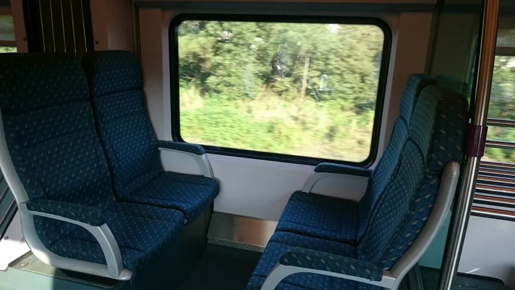 KLIA Expressの車内　Wifiもあって快適です。