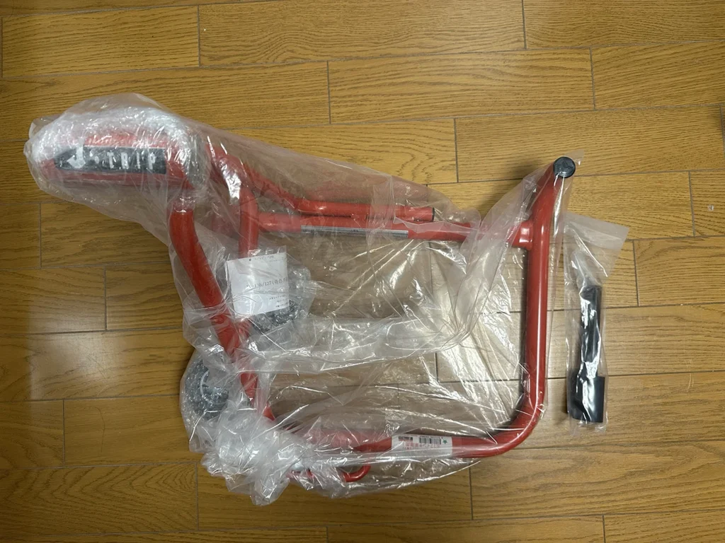 Ducati 1098後期用のリアスタンド　J-TRIP JT-136とJT-135Jの開封写真。