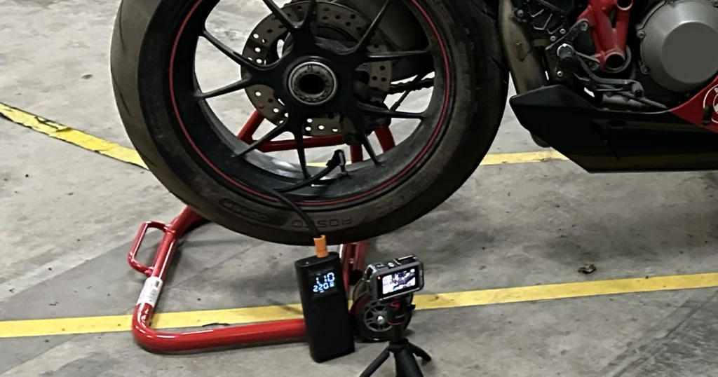 J-TRIP JT-136 JT-135Jの片持ちスタンドをDucati 1098S用に買いました