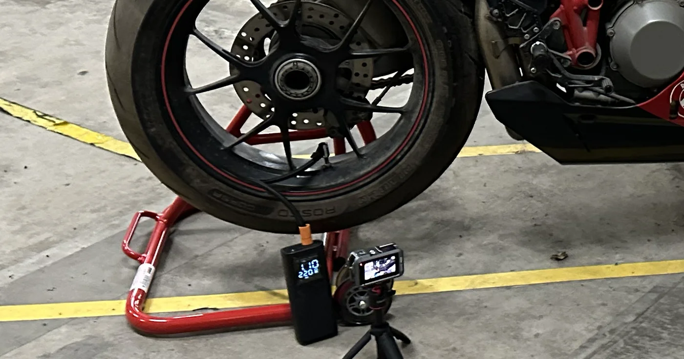 J-TRIP JT-136 JT-135Jの片持ちスタンドをDucati 1098S用に買いました