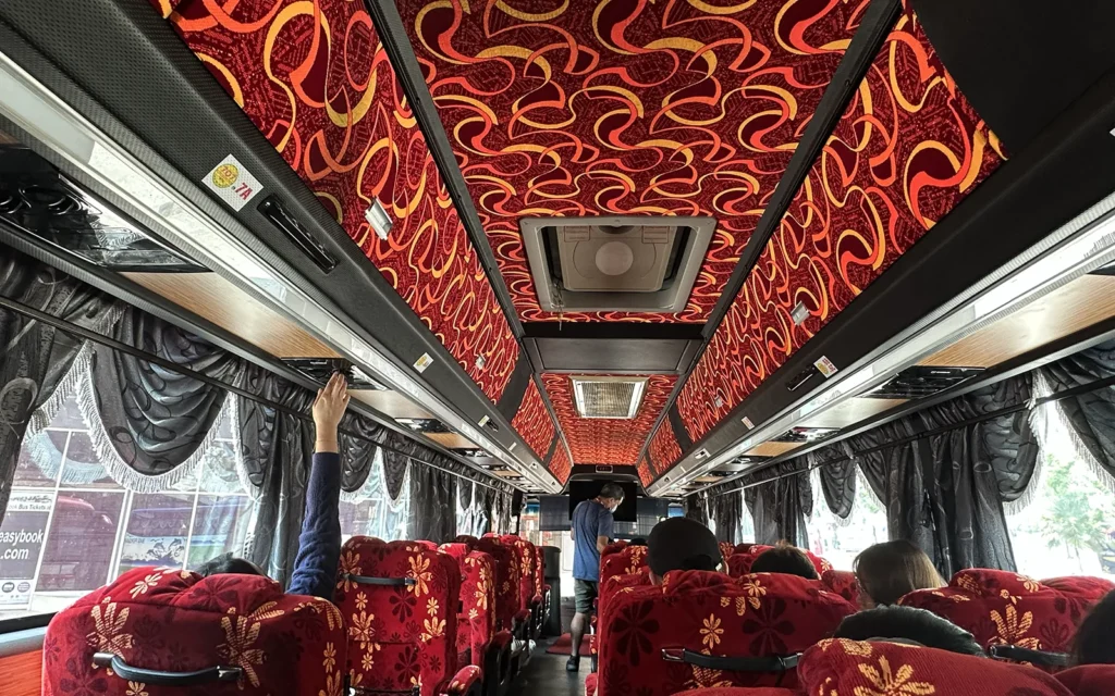 707Incのバスの内装 Interior