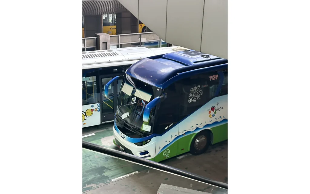 Johor Bahruに着いてバスを降りたら、バスが走っていってしまいました