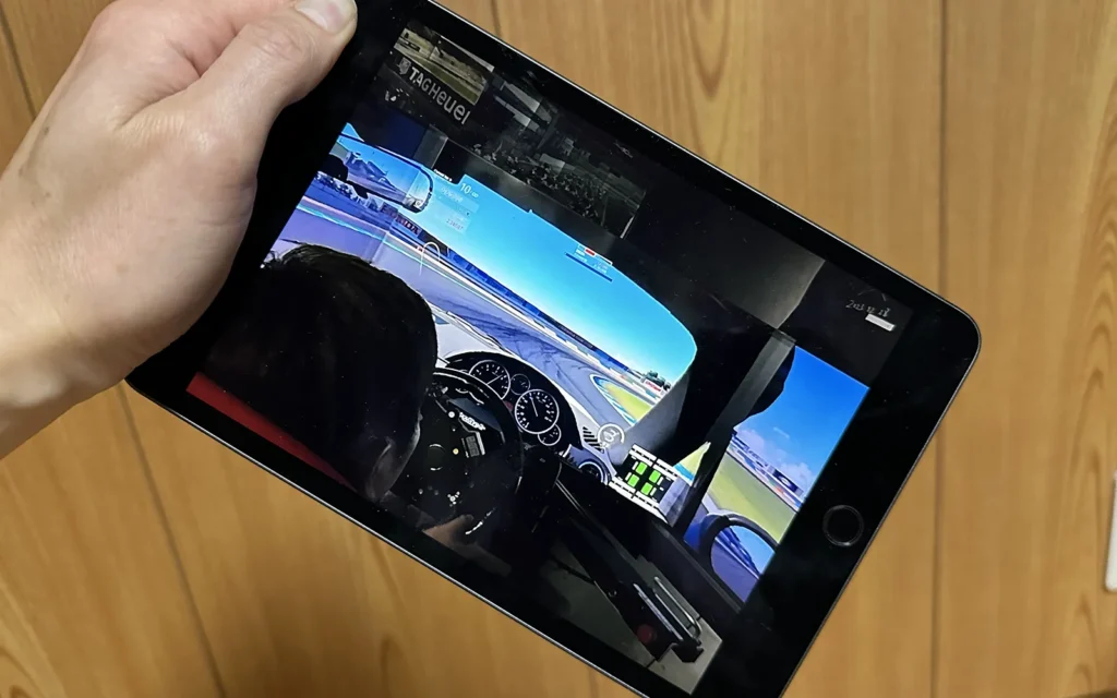 iPad miniをレーシングシミュレーターに イメージトレーニング ループ再生で効率倍増