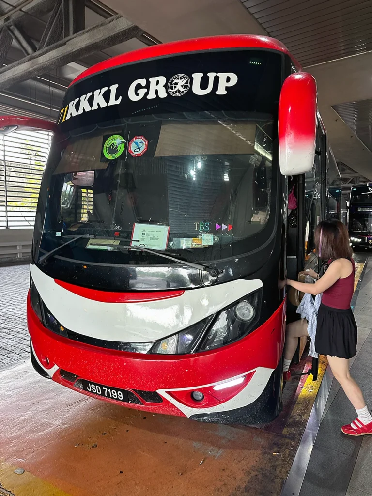 KKKLバスの外観　KKKL Bus Exterior