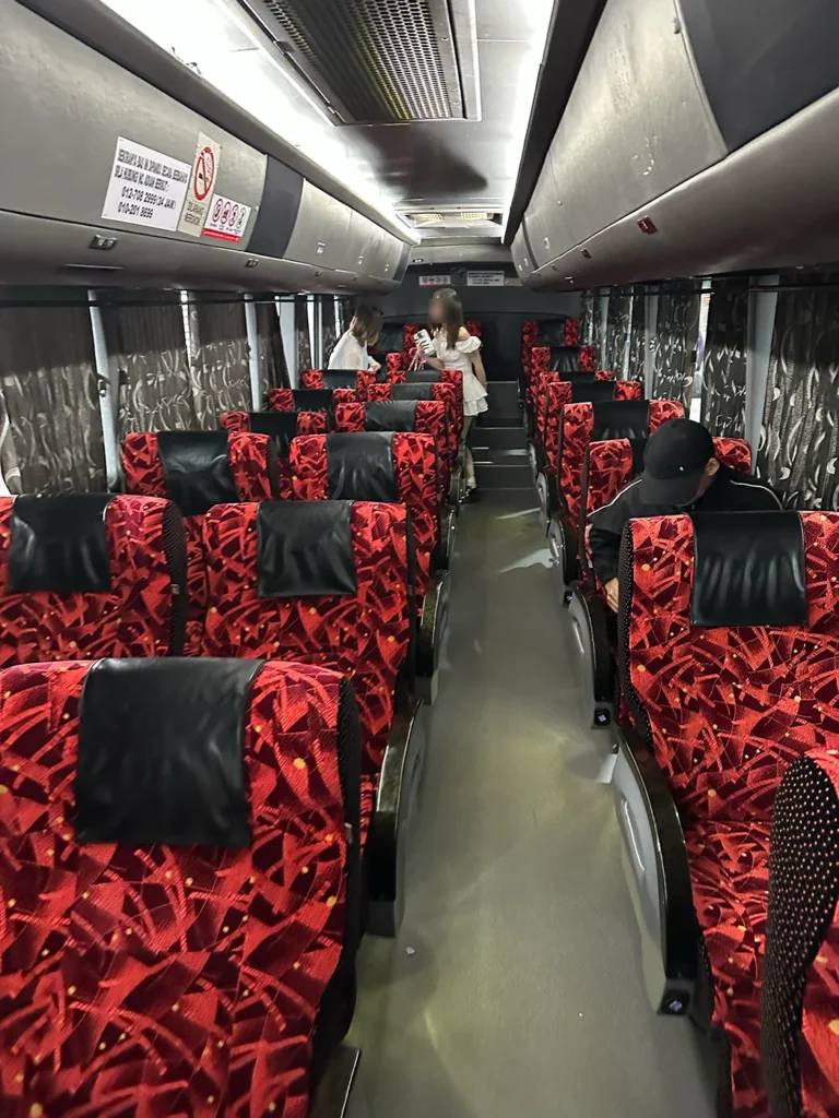 KKKLバスの車内 KKKL Bus Interior