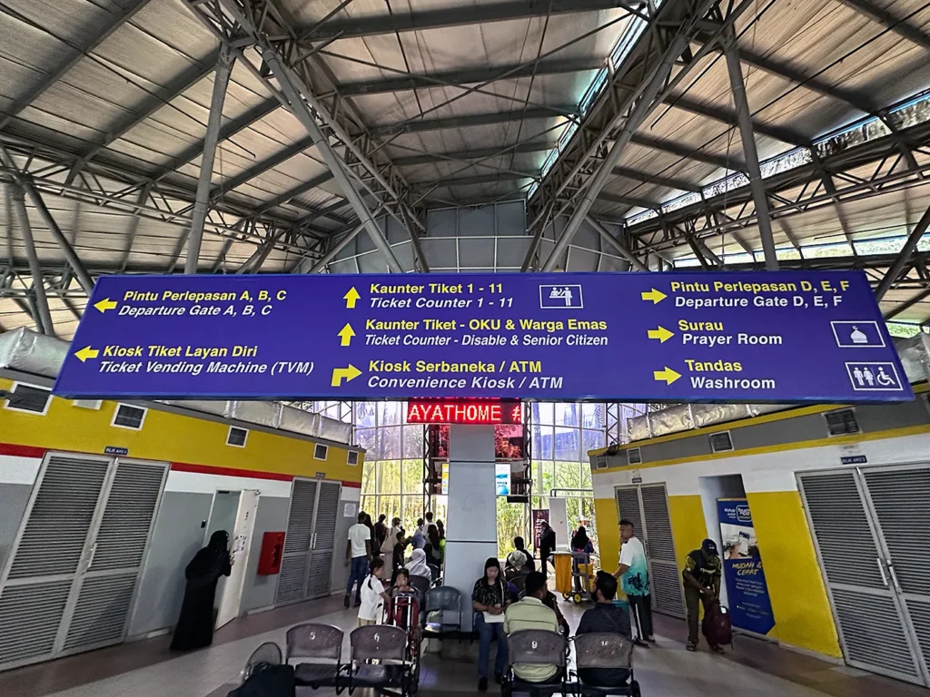 Melaka Sentralの案内表示。わかりやすい。Information board at Melaka Sentral