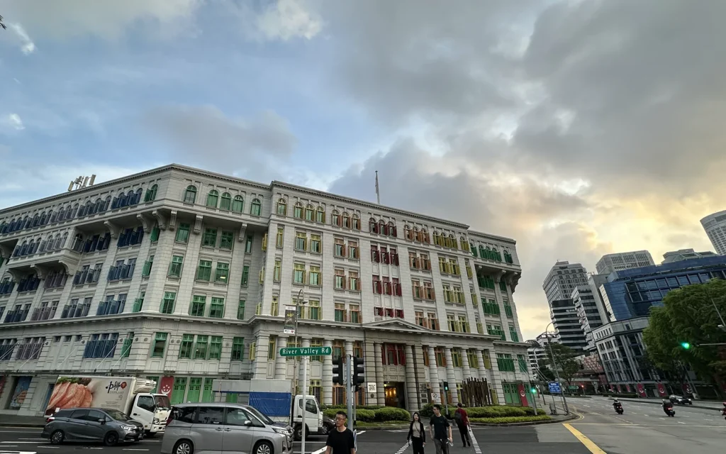 Shingapore Walking to Bakery