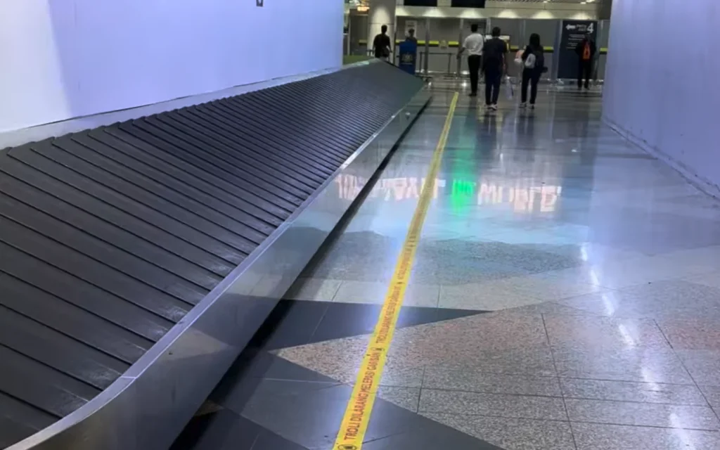 クアラルンプール国際空港 KLIA2 ラゲッジピックアップ ベルトコンベア