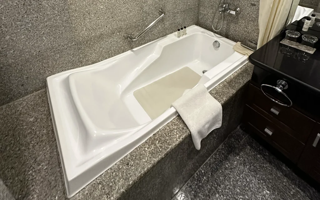 フレイザーレジデンス ハノイ　バス