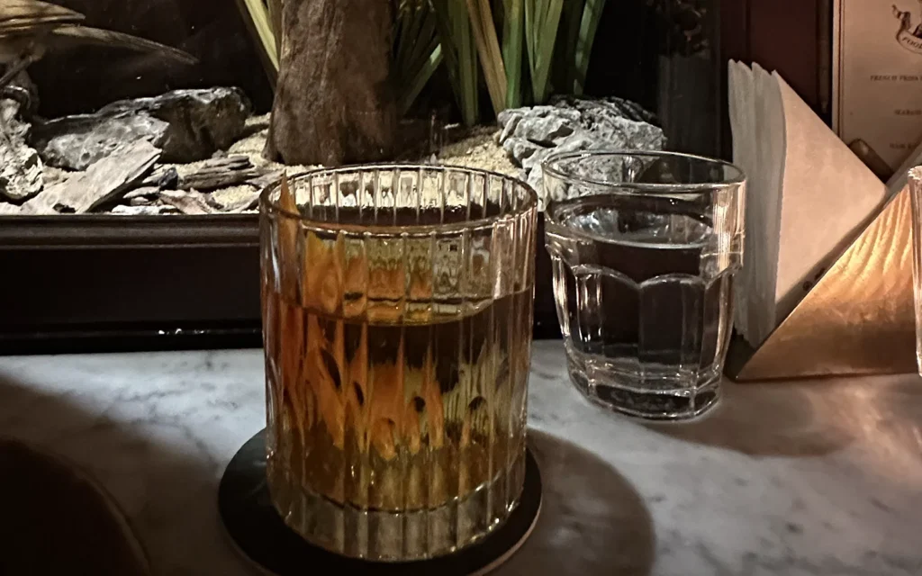 ハノイ The Halfington バー オールドファッション