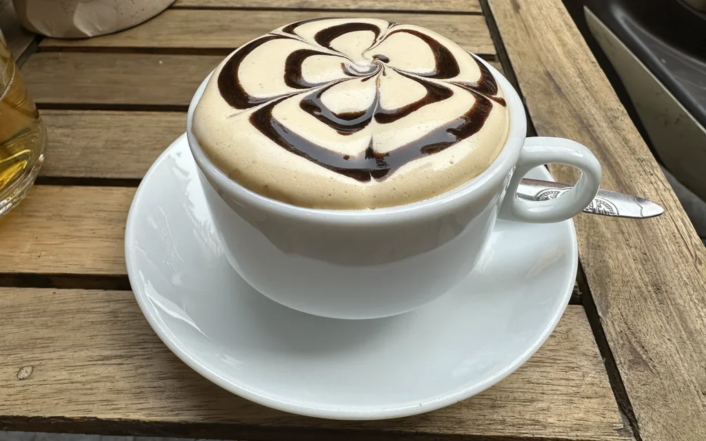 ハノイ Cafe Minh エッグコーヒー