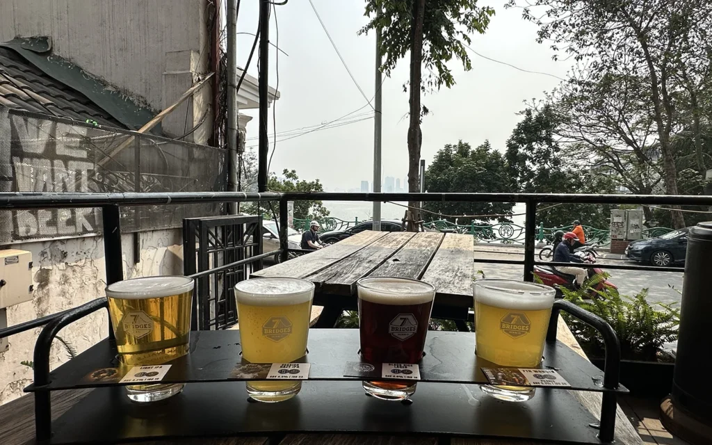 ハノイ 7 Bridges Brewing クラフトビール フライト