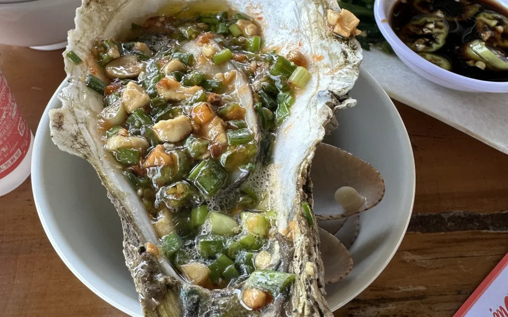 ホイアン シーフード ローカルレストラン HUONG CHAU　牡蠣