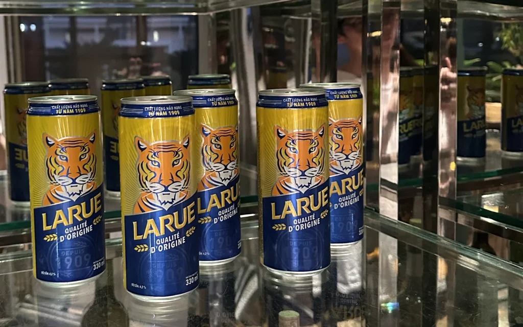 ベトナム ビール LARUE　ハイアット リージェンシー ダナンのラウンジ