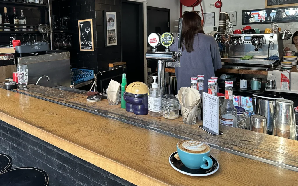 香港 Kennedy Town Winstons Coffee カプチーノ
