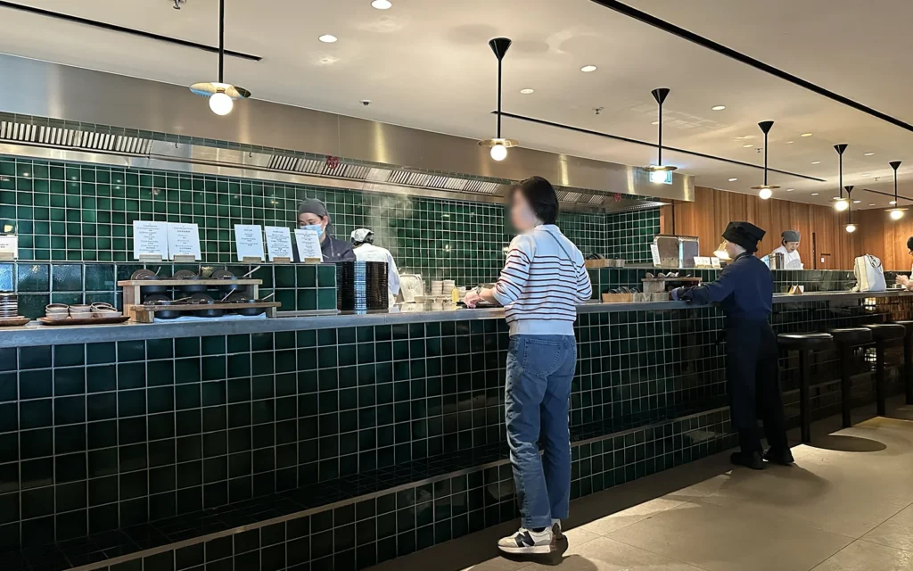 香港国際空港 キャセイパシフィック ラウンジ ヌードルバー