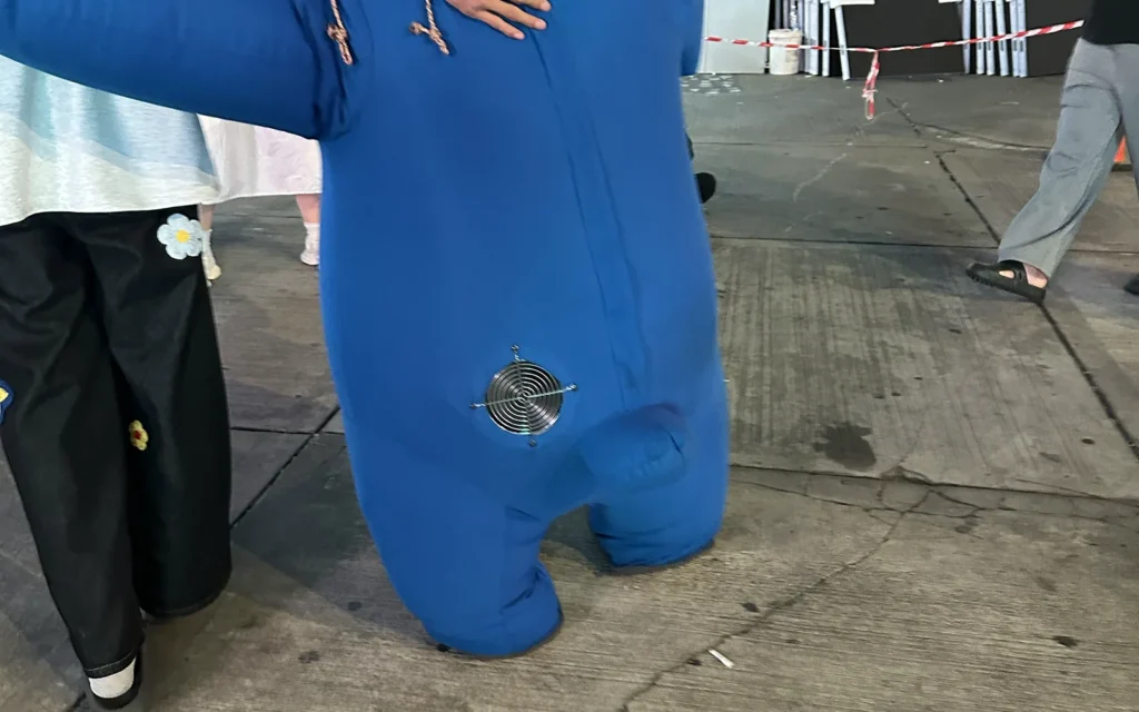 クアラルンプール ブキッビンタン 電動ファン 着ぐるみ