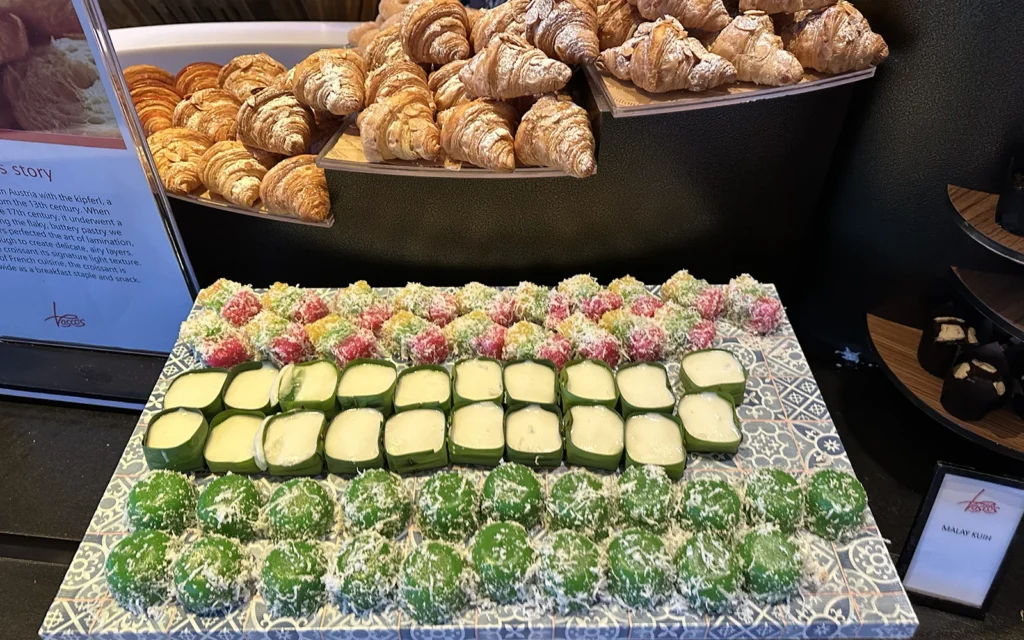 ヒルトンKLセントラル 朝食ビュッフェ 多国籍料理