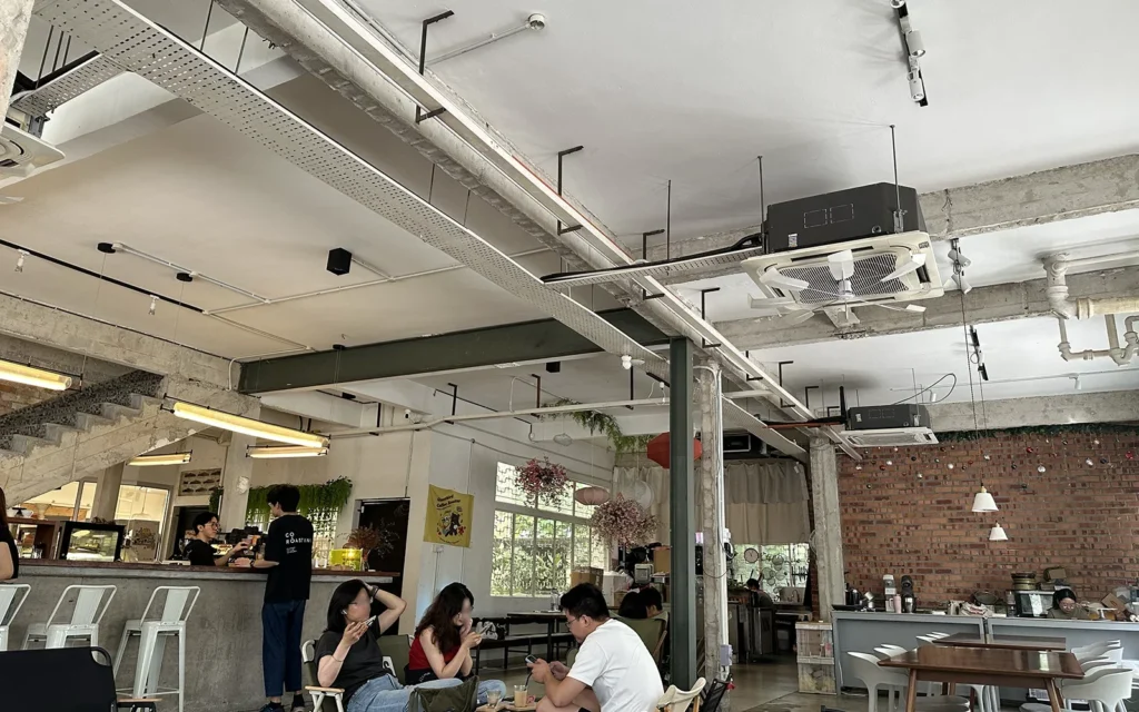 Ghostbird Coffee Company 店内 クアラルンプール