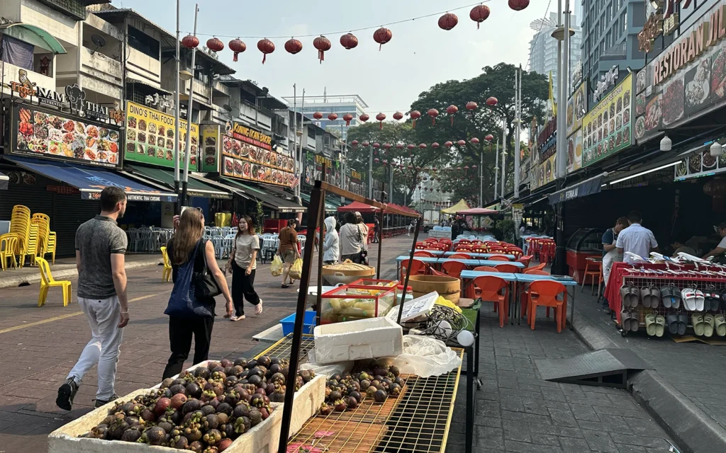 クアラルンプール ブキッビンタン 夜市 準備中 昼間