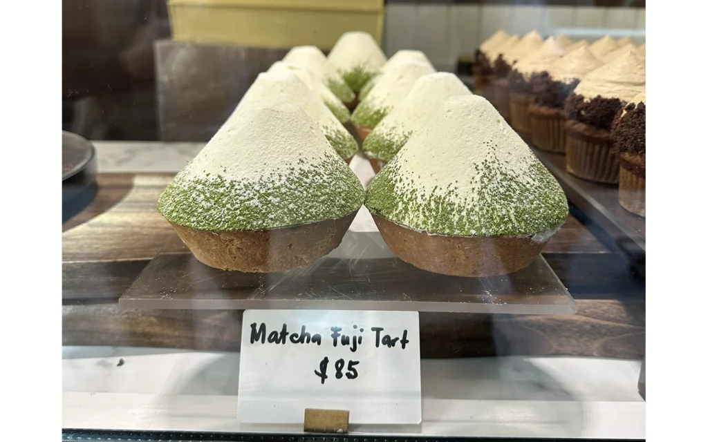 香港　VISSION Bakery 抹茶　富士　タルト