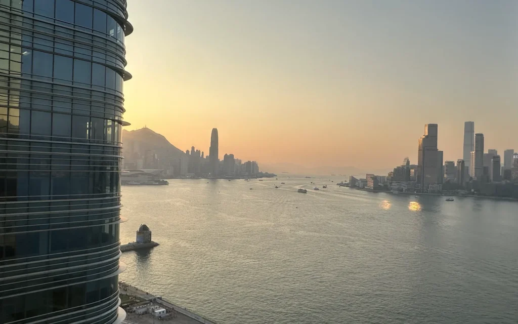 香港　ハーバーグランドからの夕焼け