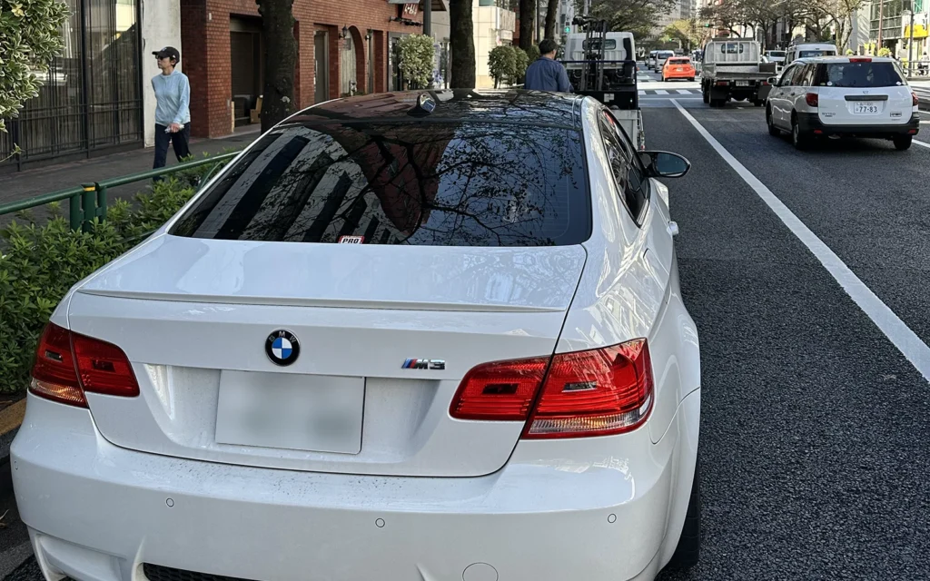 レッカー業者が引き上げに来た。なんだか寂しい。
