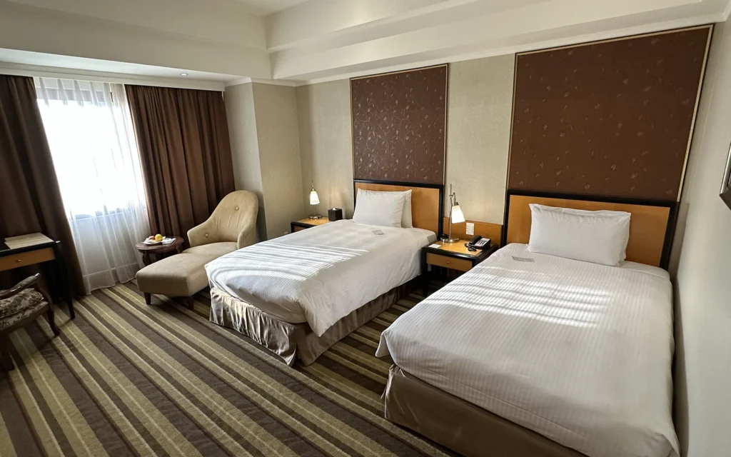 高雄駅近くの宿泊先 THE LEES HOTEL の客室　ベッドルーム